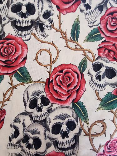 masque à plis adulte SKULL ET ROSES