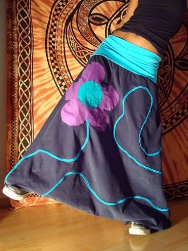 sarouel bleu marine fleur violette by elfik créations