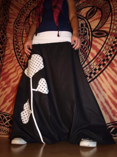 sarouel noir fleurs blanc pois noir by elfik creations